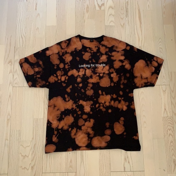 Zumiez Tops - ✌🏼Looking for trouble graphic tee✌🏼